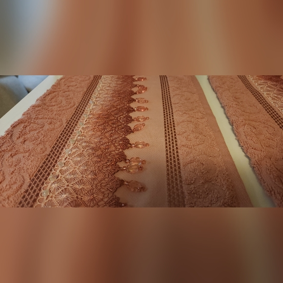 Unique Fancy Guest Hand Towel - Picture 2 of 12